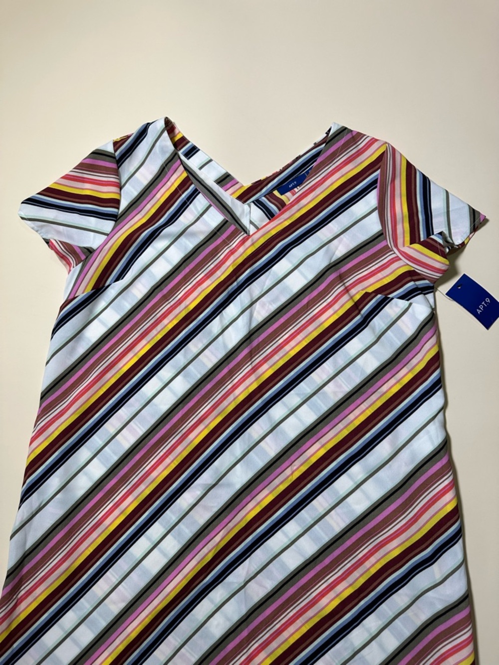 Apt. 9 Multi-Color Striped V-Neck Women's Top Size XL